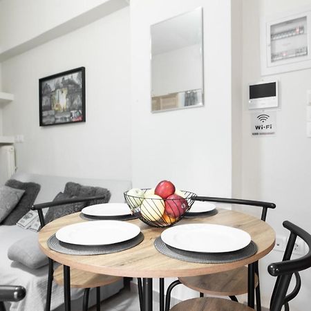 Cozy Cityscape Apartment In Athens Exterior photo