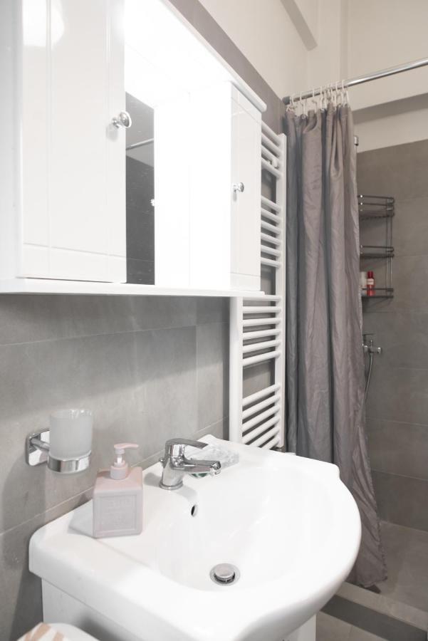 Cozy Cityscape Apartment In Athens Exterior photo